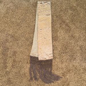 Nine West elegant table runner